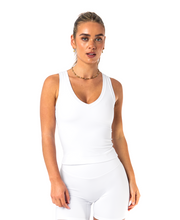 Delphine Tank